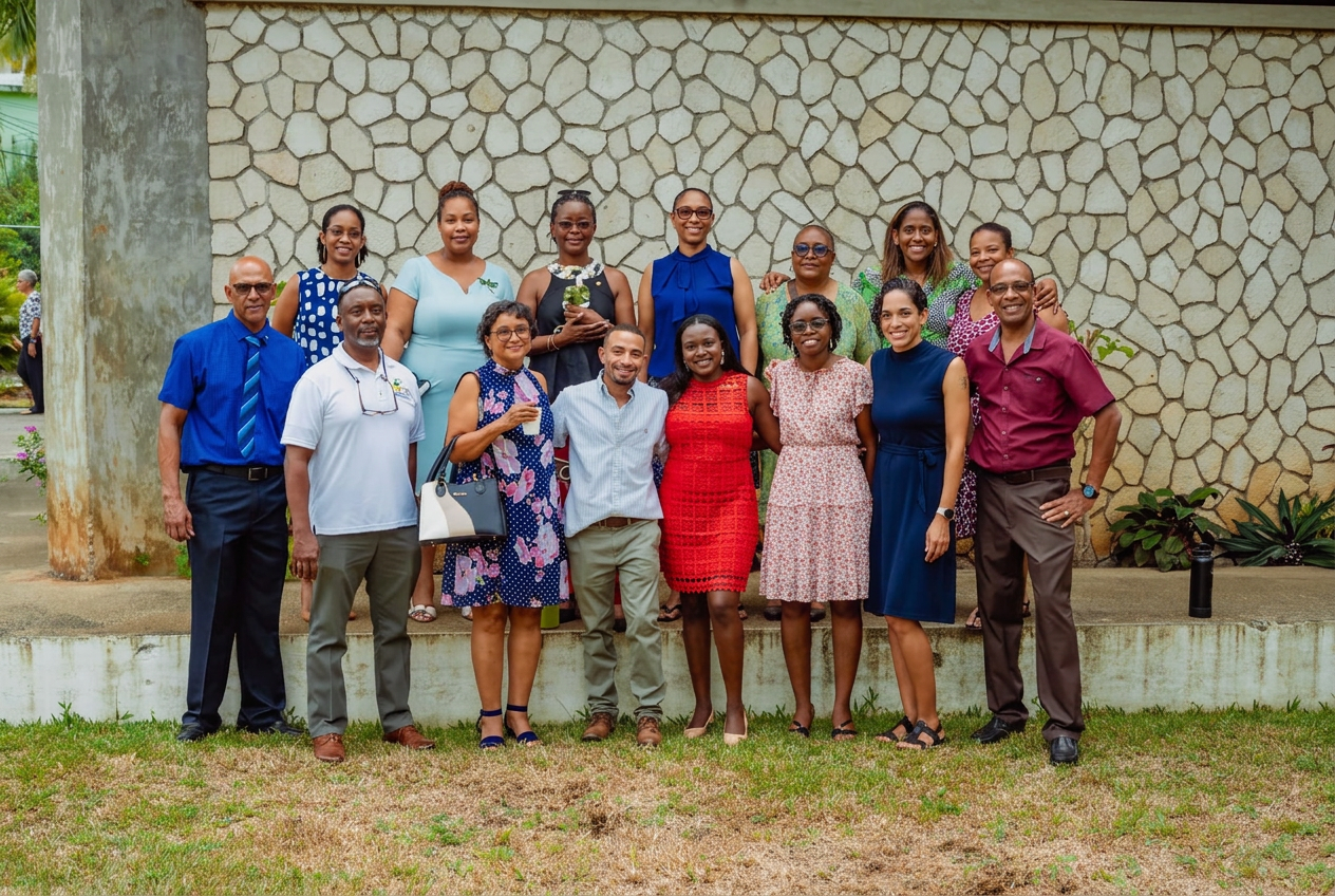 JVMA members gathered for a group photograph at the 80th anniversary service